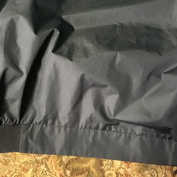 💚 3/$25 Van Heusen large black jacket with silver zipper - Picture 7 of 10